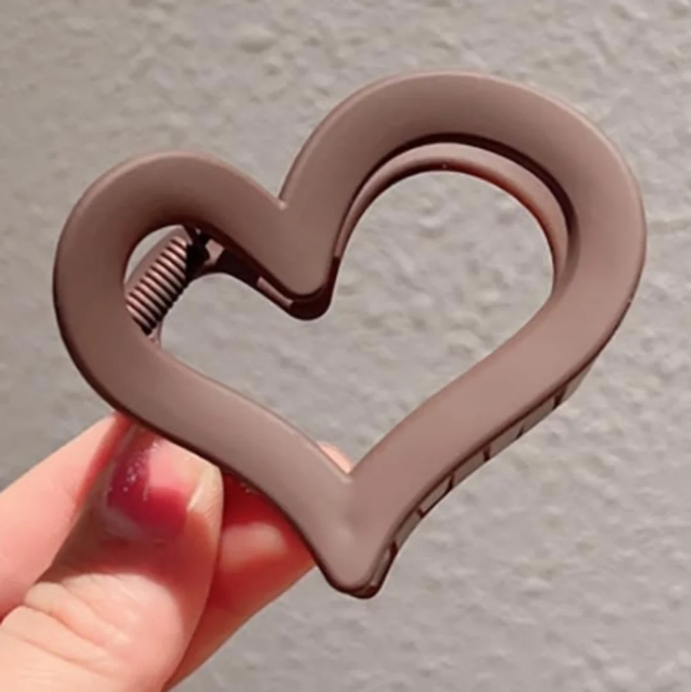 Bundle of 3 Heart-Shaped Hair Clip Black Brown Tan - Picture 4 of 7